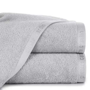 Ręcznik kąpielowy 50x90 cm bawełniany kolor srebrny z żakardową bordiurą 430 g/m2 EVI Pierre Cardin