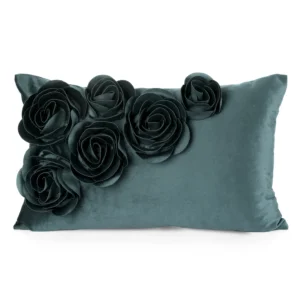 Poszewka na poduszkę 30x50 cm ciemnomiętowa welwetowa zdobiona trójwymiarowymi różami  FLORES1