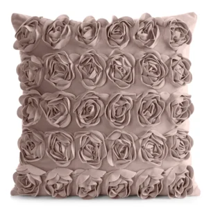 Poszewka na poduszkę 45 x 45 cm z welwetu kolor pudrowy zdobiona 3D aplikacją róż ROSES Eva Minge