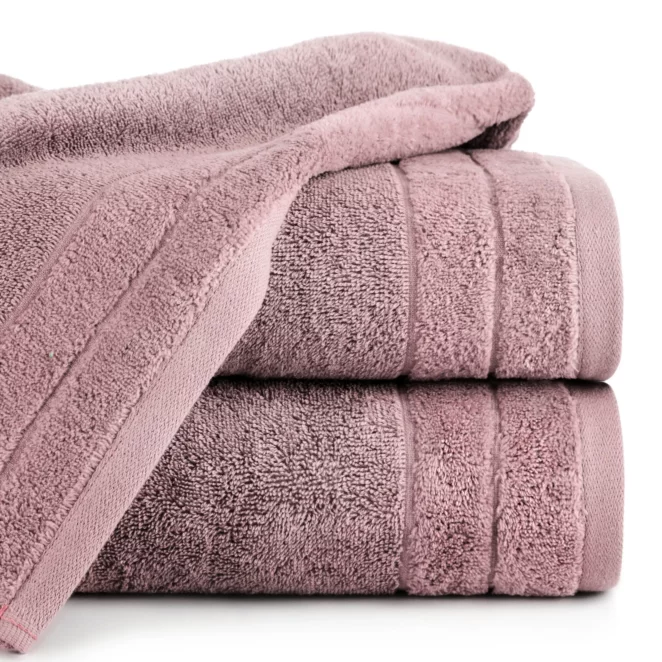 Ręcznik kąpielowy 50x90 cm bawełniany kolor liliowy z welwetową bordiurą 500 g/m2 DAMLA