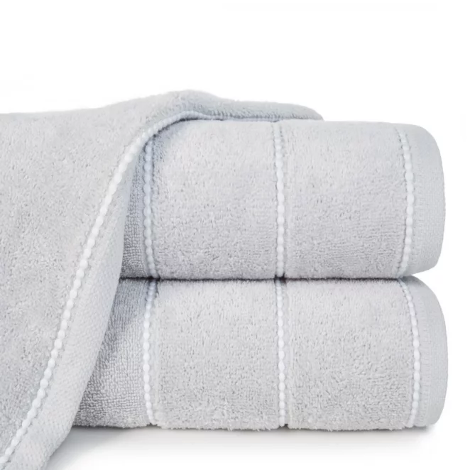 Ręcznik kąpielowy 50x90 cm bawełniany kolor srebrny z welwetową bordiurą 500 g/m2 MARI