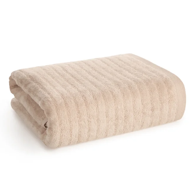 Ręcznik kąpielowy 50x90 cm bawełniany pudrowy w wytłaczane prążki 500 g/m2 MARINA