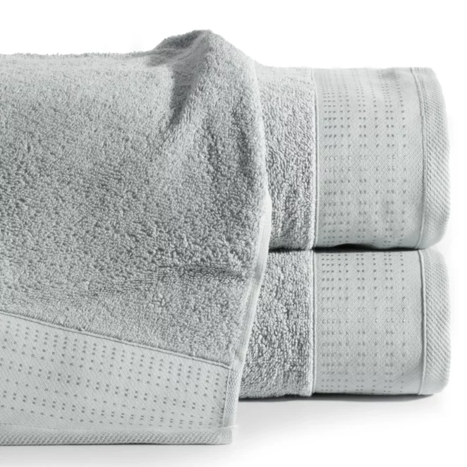 Ręcznik kąpielowy 50x90 cm bawełniany kolor stalowy z żakardową bordiurą z drobnymi punkcikami 480 g/m2 STELLA
