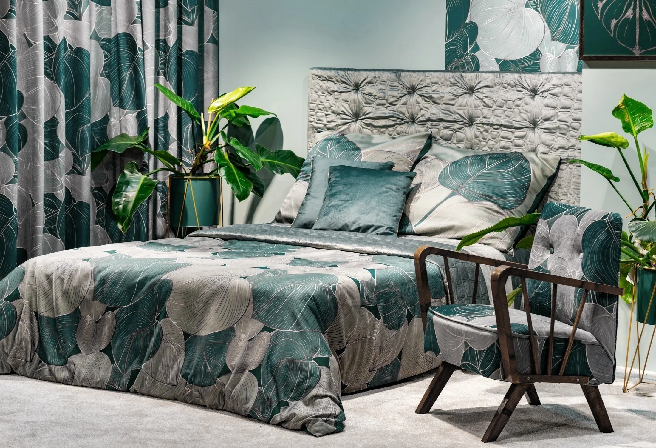 Zasłona szałwiowo, miętowa z tkaniny welwetowej 140x250 cm przelotka SALVIA 4 Limited Collection