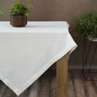 Obrus biały 145x300 cm z tkaniny przypominającej płótno STELLA 2 z podwójną listwą na brzegach