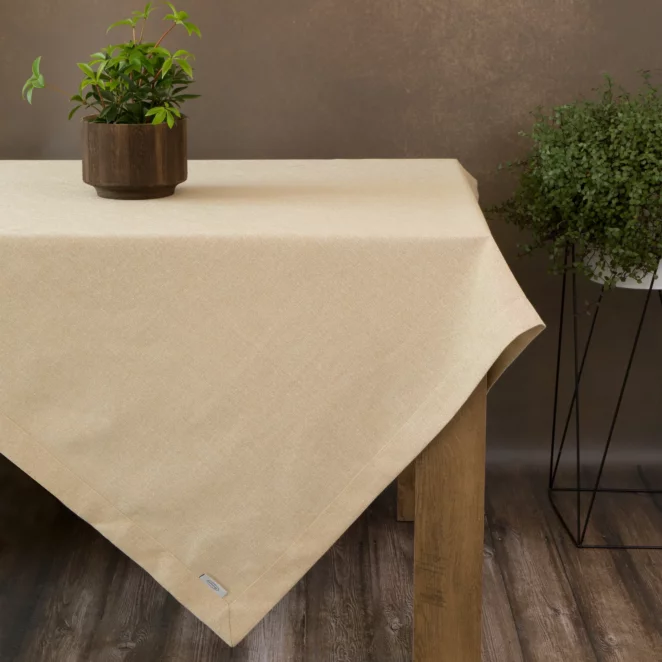 Obrus złoty 140x350 cm o strukturze płótna STELLA 1 z dodatkiem srebrnej nici