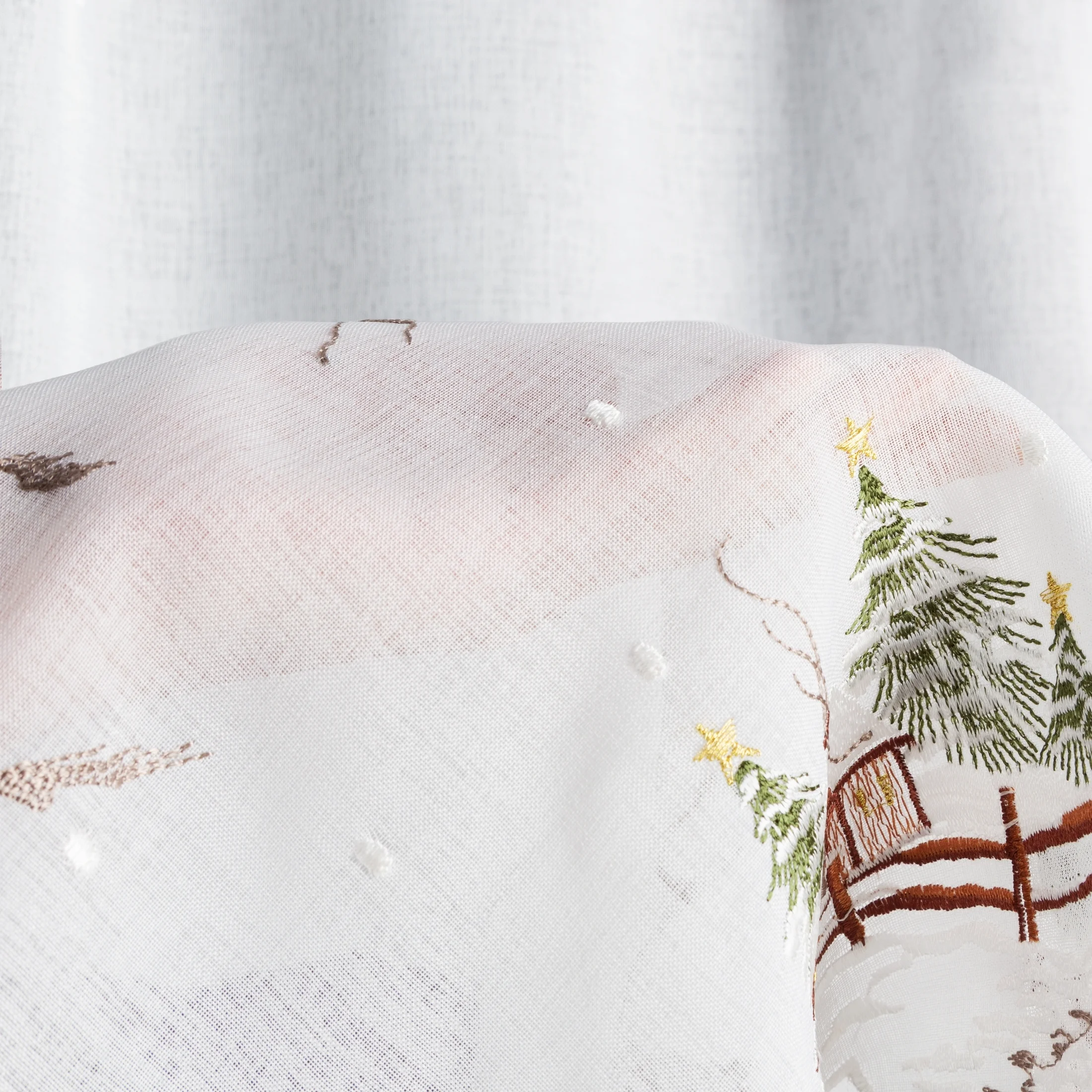 Świąteczna zazdrostka biało-brązowa z etaminy zdobiona motywem świątecznym 70x145 cm oczka - XMAS