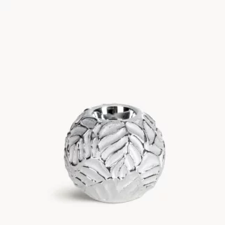 Świecznik ceramiczna dekoracyjny srebrny z tłoczonym wzorem liści 10x10x9 cm MIRIAM