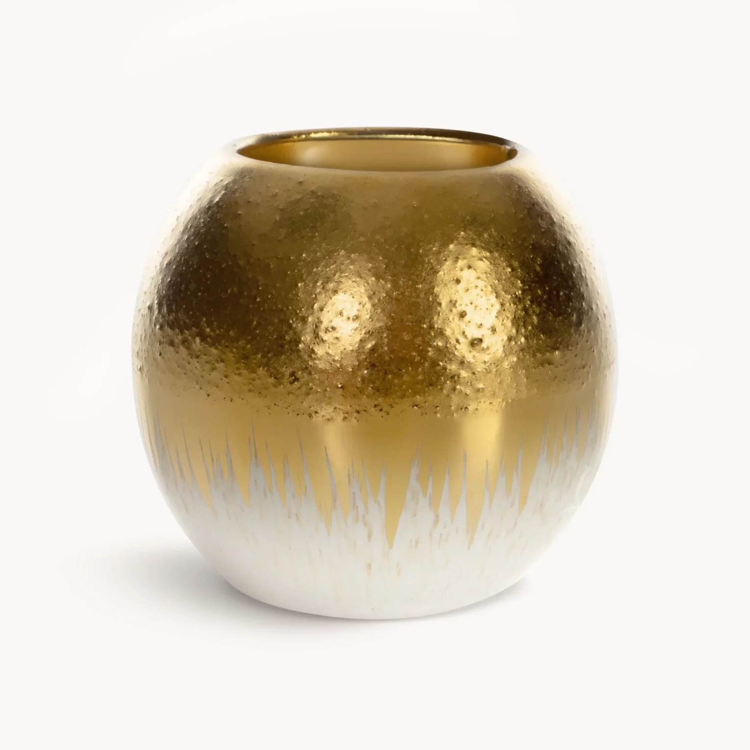 Świecznik ceramiczny kremowo-złoty  łączący fakturę granitu z lśniącą powierzchnią 8x8x8 cm MAX 1