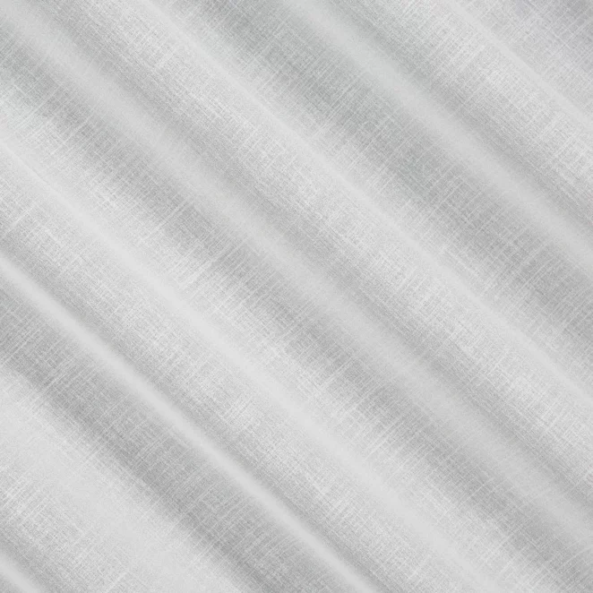 R209/2 Firana szyta na taśmie 5 cm biała z delikatnej etaminy wykończonej obciążnikiem