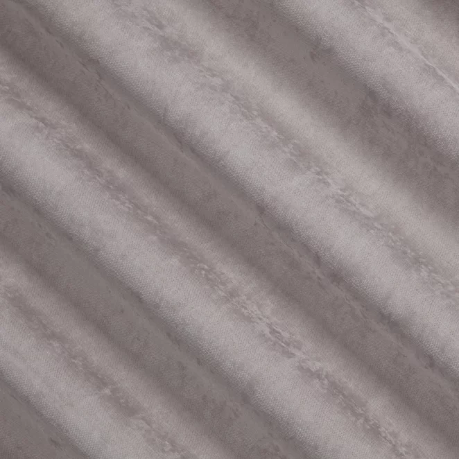 R203/6 Zasłona szyta na taśmie 5 cm jasnosrebrna z miękkiej tkaniny szenilowej typu dimout o naturalnym splocie