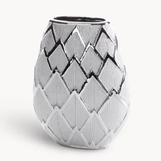 Wazon srebrny dekoracyjny  z lśniącym geometrycznym wzorem 25x11x34 cm SAELA