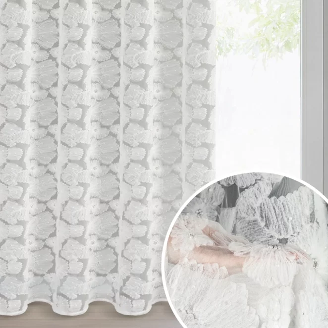 Zasłona biała z siateczki zdobiona kwiatami z dodatkiem drobnych perełek 3D 140x250 cm przelotka - JASMIN Eva Minge