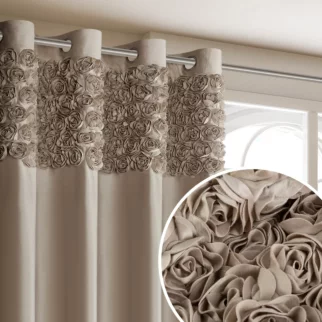 Zasłona ciemnobeżowa z welwetu zdobiona aplikacją 3D róż 140x250 cm  przelotka - ROSES Eva Minge