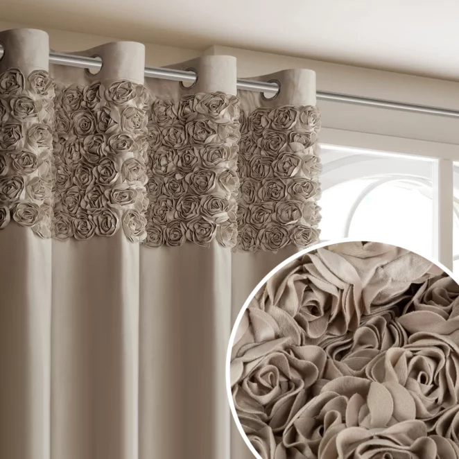 Zasłona ciemnobeżowa z welwetu zdobiona aplikacją 3D róż 140x250 cm przelotka - ROSES Eva Minge