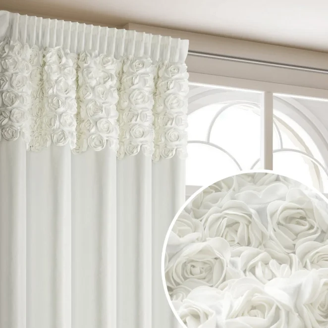 Zasłona kremowa z welwetu zdobiona aplikacją 3D róż 140x270 cm taśma - ROSES Eva Minge