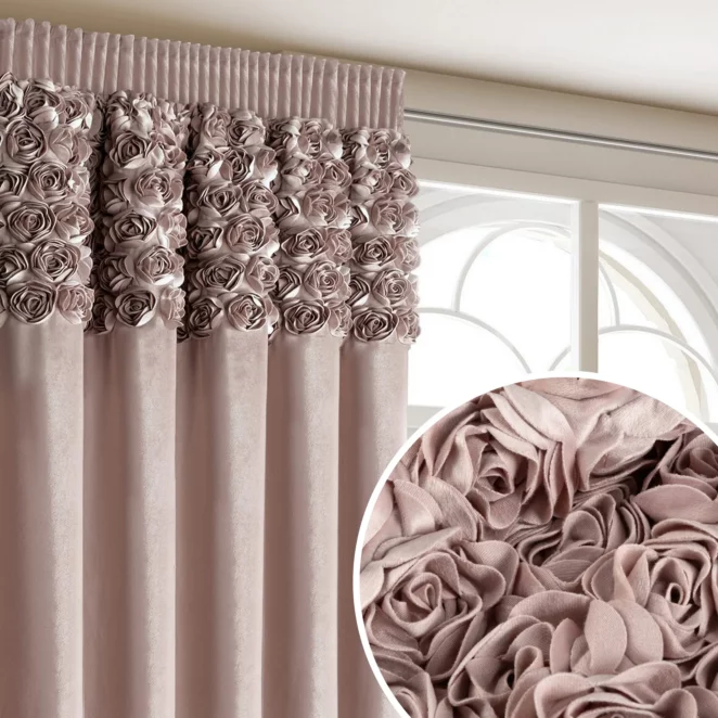 Zasłona pudrowa z welwetu zdobiona aplikacją 3D róż 140x270 cm taśma - ROSES Eva Minge