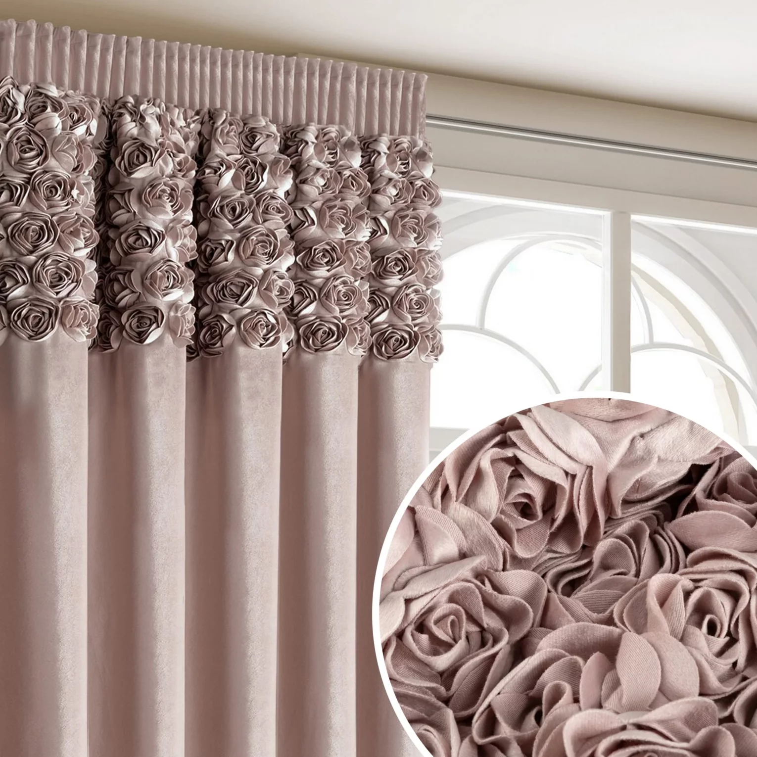 Zasłona pudrowa z welwetu zdobiona aplikacją 3D róż 140x270 cm taśma - ROSES Eva Minge