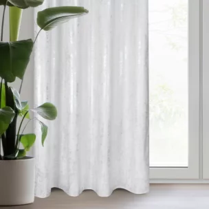 Zasłona welwetowa biało, srebrzysta zdobiona przecieranym wzorem 140x250 cm przelotka - RENIA