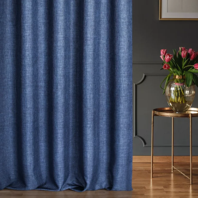 Zasłona szyta na flexach granatowa z tkaniny zaciemniającej typu dimout o naturalnym splocie, z efektem melanżu