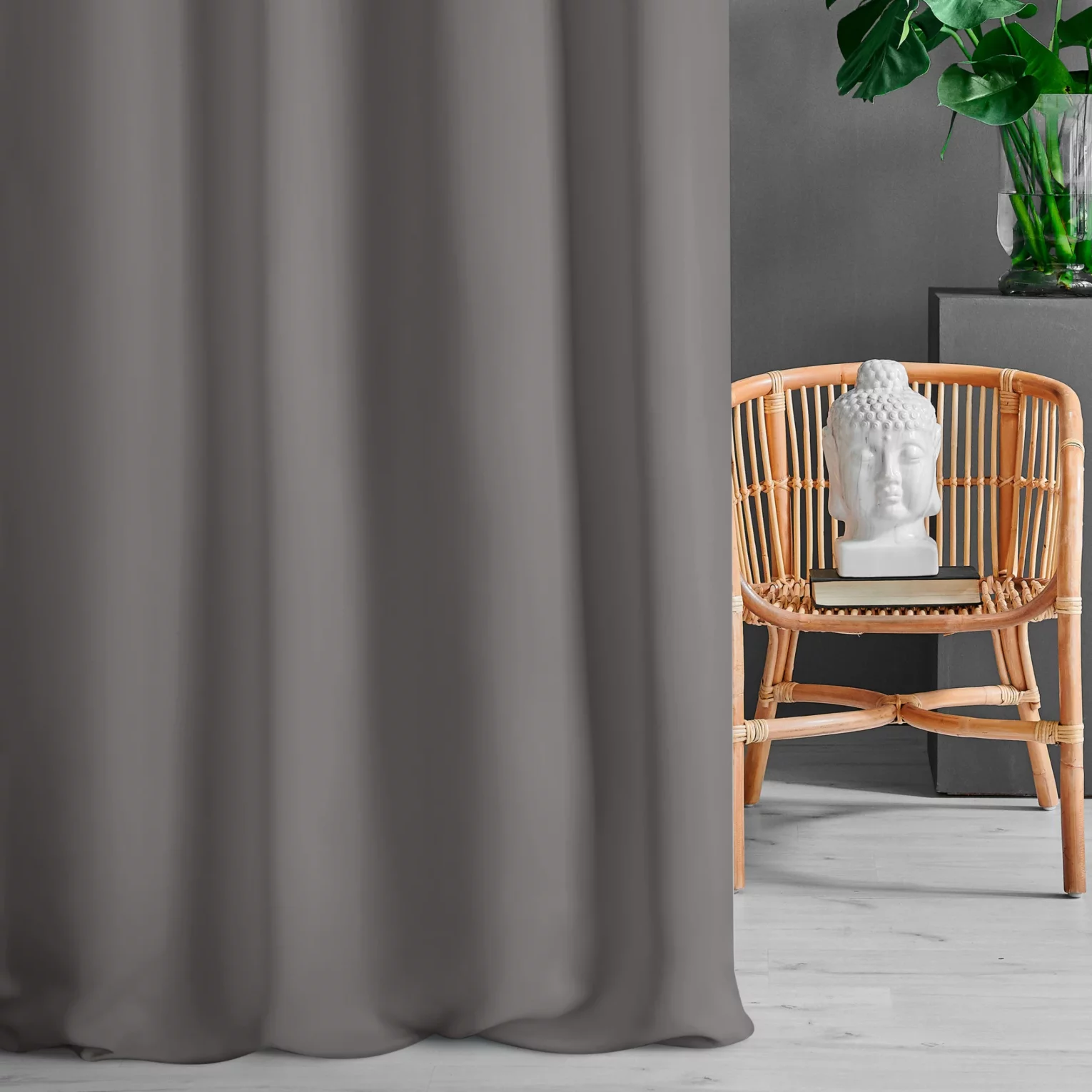 Zasłona szyta na flexach stalowa z gładkiej zaciemniającej tkaniny typu dimout