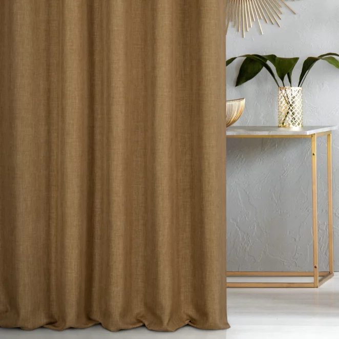 Zasłona szyta na flexach złota z tkaniny zaciemniającej typu dimout o naturalnym splocie, z efektem melanżu
