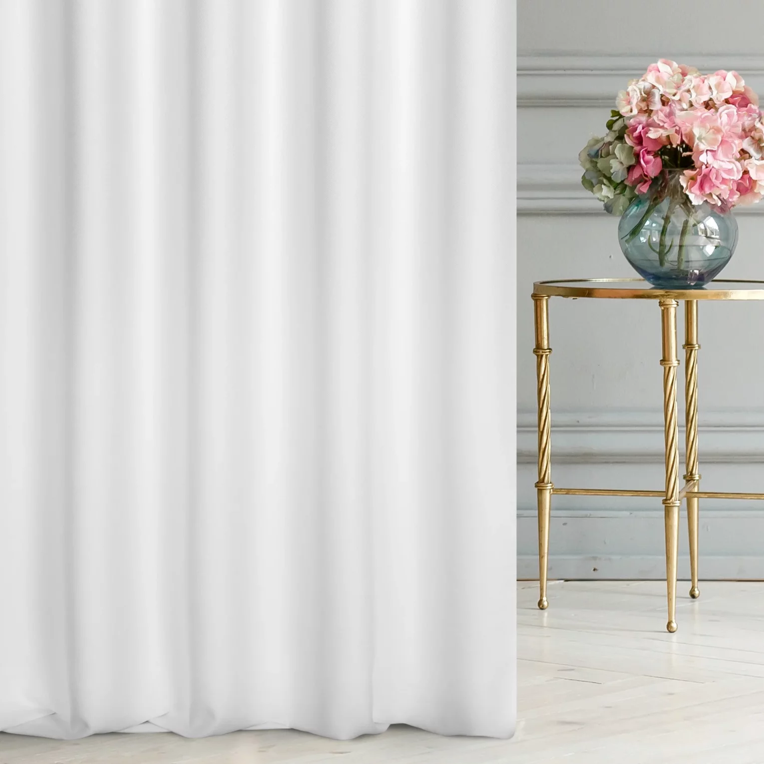 Zasłona szyta na taśmie 8 cm biała z miękkiej tkaniny w drobny wzór jodełkowy