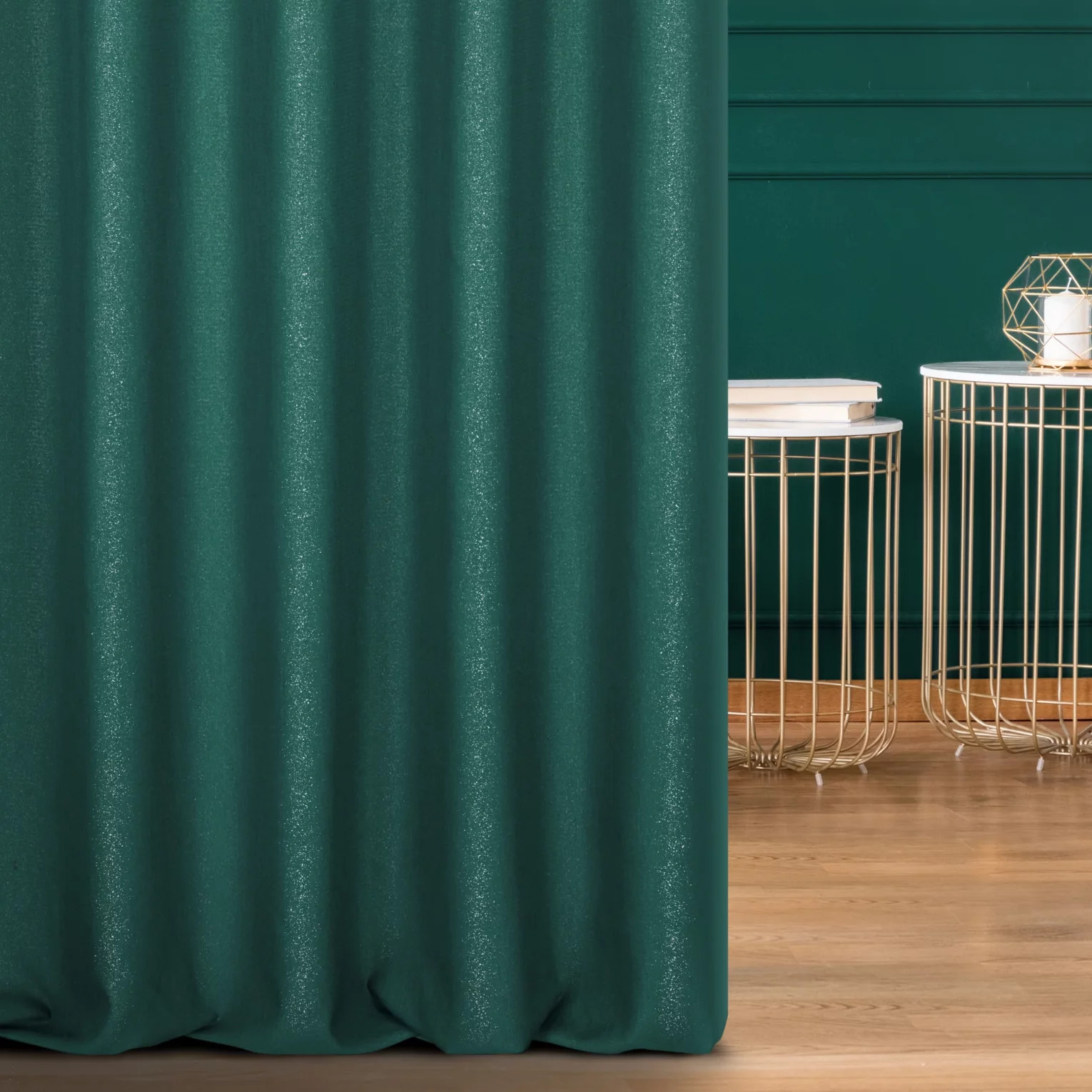 Zasłona szyta na taśmie 8 cm ciemnoturkusowa z tkaniny z dodatkiem połyskującej nici, z widocznym ozdobnym splotem
