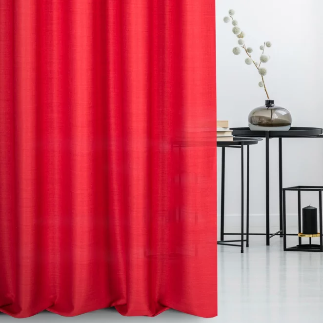 Zasłona szyta na taśmie 8 cm czerwona z miękkiej tkaniny o naturalnym splocie w stylu ekologicznym