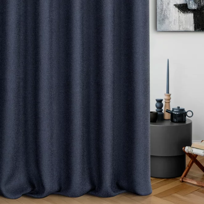 Zasłona szyta na taśmie fala granatowa z tkaniny o naturalnym splocie w stylu eko