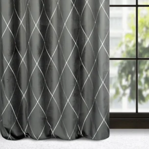 Zasłona welwetowa szaro, srebrna haftowana w duże karo 140x250 cm przelotka - MARGO - Pierre Cardin