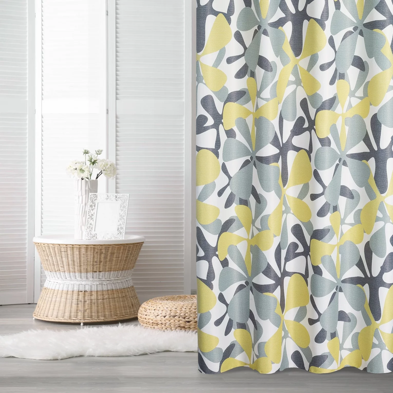 Zasłona biało, żółta w graficzny wzór kwiatów 140x250 cm przelotka - DORIN - Design 91